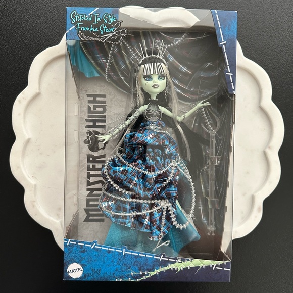 Monster High ~ Stitch In Style Frankie Stein Doll - Picture 1 of 1